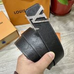 Lv.路易威登 宽40Mm双面原版小牛皮 搭配单钌钯电镀扣 完美的手感.油边 出众的设计.风格 高贵奢华 时尚大方 高清实拍 货真价实 品质保证 双面用