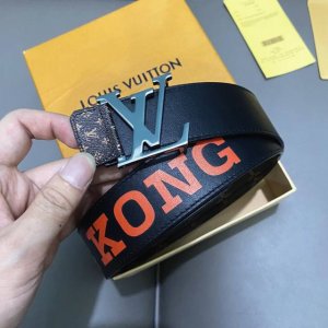 L0Uis Vuitt0N 經典男士原單腰帶 寬度40毫米 進口小牛皮做底絲印品牌Logo 搭配經典老花格面 配已精鋼五金 可雙面佩戴 適合沈穩低調的男士使用