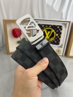 品名：Lv..路易..威登自动带 材质：原单牛皮腰带 百分百头层牛皮腰带保证真皮，24K纯钢扣，专柜原单品质、做工精细，时尚大牌，送人自用首选 包装： 请认准如
