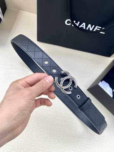 特 宽度3.0Cm Chanel 香奈儿 经典款车线方格两面头层牛皮手工精致 金 银 色磨胶钢扣。