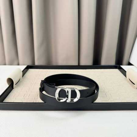 Dior 24早春新款 C D搭扣黄铜腰带扣，小牛皮腰带 经典永存 2.0Cm - 点击图像关闭
