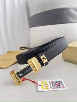品名：巴宝莉.Burberry 腰带自动带 皮带 型号：自动扣，纯钢材质自动扣，自动带身，双面头层牛皮 材料：百分百头层牛皮，保证真皮。24K纯钢扣专柜同等质量