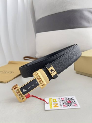 品名：巴宝莉.Burberry 腰带自动带 皮带 型号：自动扣，纯钢材质自动扣，自动带身，双面头层牛皮 材料：百分百头层牛皮，保证真皮。24K纯钢扣专柜同等质量