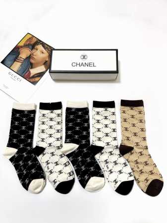 配包装 一盒5 双 Chanel 香奈儿 经典字母 Logo纯棉 中筒袜 ！超级软糯亲肤！ Ins爆款！专柜在售Ing 好看到爆炸 ！超高品质！经典不过时！潮人 - 点击图像关闭