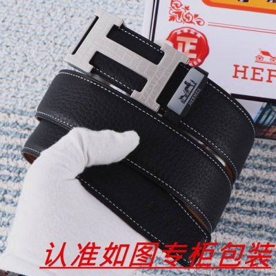 男士腰带：爱马仕 原单 腰带 男士皮带：百分百头层牛皮，保证真皮。24K纯钢扣双面可用专柜同等质量， 送人自用首选 包装： 请认准如图专柜包装，赠送打孔器，银联