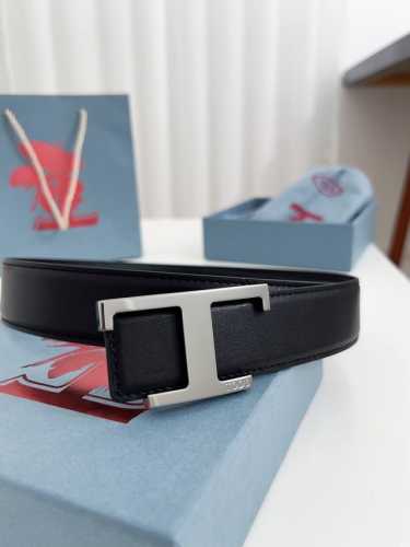 Tods 顶级货品 宽度3.5Cm 双面牛皮材质，皮质柔软，做工精细。 纯铜的扣头，多种颜色可选择。 码数：100-125Cm 包装：全套包装