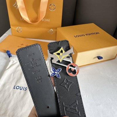 特 双面使用 LV路易男士 宽度4.0 CM 简单大方 精品五金 双面进口皮 佩戴效果非常不错 送礼自用最佳推荐