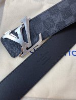 配全套包装礼盒 Lv 代工厂货品 4.0宽度 正品一体铸造五金，原厂皮料。