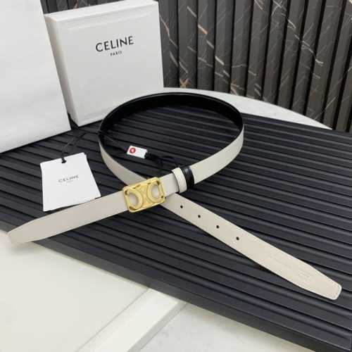 Taurillon皮革和天然牛皮革中号triomphe造型装饰双面腰带 女款尺码 Taurillon皮革 中腰 金色饰面 宽度1英寸 2.5厘米 Framed