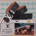 品名：Lv·皮带原单·腰带· 材料：百分百头层牛皮腰带，保证真皮皮带，专柜原单品质、做工精细，送人自用首选 包装： 请认准如图专柜包装，赠送打孔