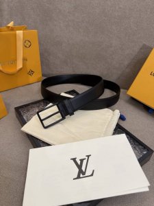 Lv 法国同步-1:1品质-专柜品级 3.5Cm原厂进口皮料，面料、走线、油边细节体现；原厂五金炉内真空并非市场It水调五金，无漏洞细节构成。