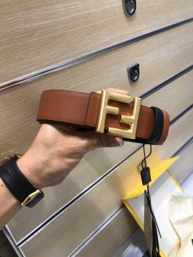 特 配送专柜包装 打孔针 新款 Fd 宽38Mm 支持Nfc 芯片扫描，标志造型宽皮带，原版圆柱F铆钉扣，进口原版 黑色小牛皮配原版老花制成，镀金表面金属制品，
