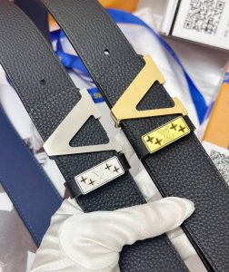 皮带：Lv..路易..威登顶级复刻- 腰带：原单品质百分百进口原厂头层牛皮，保证真皮。V字形切割镂空设计工艺.真空电镀.永不掉色.24K纯钢扣头层小牛皮荔枝纹系