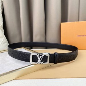驴家。 头层牛皮 宽3.5Cm 官网同步，不锈钢金属标识，适合商务低调人士！自动带款式！