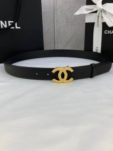 宽度3.0Cm Chanel 香奈儿 荔枝纹牛皮 颗粒饱满紧致清晰，搭配采用填粉五金工艺金 银 色钢扣。