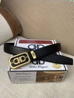 品名：菲拉格幕 原单皮带 材质：原单牛皮腰带 百分百头层牛皮腰带保证真皮，24K纯钢扣，专柜原单品质、做工精细，时尚大牌，送人自用首选 包装： 请认准如图专柜包