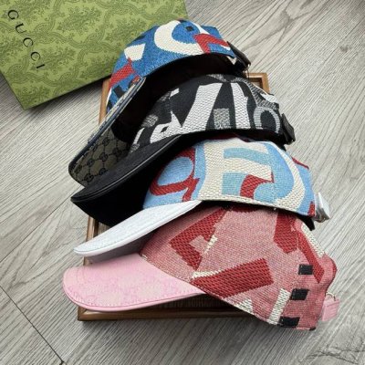 G家 超A品质 最新款 时尚潮流 高端做工 每一个帽子都是用心之作 牛津材质 头层牛皮 配盒子 防尘袋 非一般的品质 细节也很重要 真皮帽钉 真皮调节带