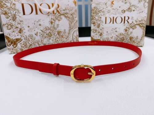 Dior Chic Dior 20 毫米黑色光滑牛皮革和银色调仿水晶 镌刻有 Cd 标志的 Dior Chic 腰带扣 白色树脂珠饰 内侧饰以 Christia