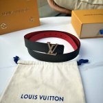 L0Uis Vuitt0N 今季新品 女士原單腰帶 寬度30毫米 經典雙面荔枝紋牛皮 搭配新款五金 可雙面佩戴 適合沈穩低調的女神使用