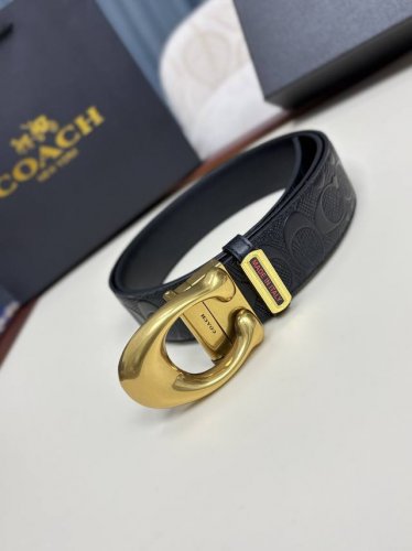 高端品質，實物拍攝 批￥ 配全套包裝 品牌：Coach 旋轉扣 扣頭材質：雙色純鋼扣 帶身材質正面：38Mm寬度採用進口頭層牛皮腰帶 旋轉扣雙面可交替使用 純鋼