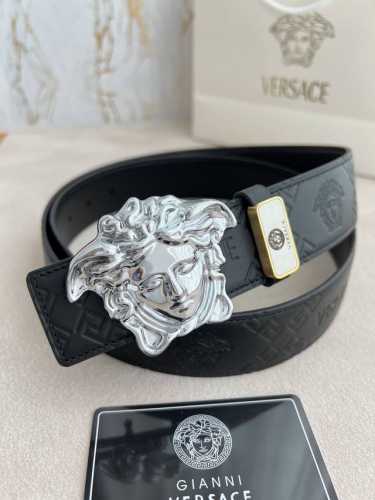 品名：Versace.范思哲原单腰带 皮带 型号：挂扣，经典人头纯铜材质扣头，图片实物拍摄 材料：百分百头层牛皮，保证真皮。24K纯铜扣双面可用专柜同等质量，