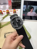 高端品质，实物拍摄 特 配全套包装 品牌：Lv海外原单 扣头材质：精品实心钢扣 带身材质正面：40Mm宽度采用双面进口原版皮腰带，真空电镀五金扣头实物拍摄一等一