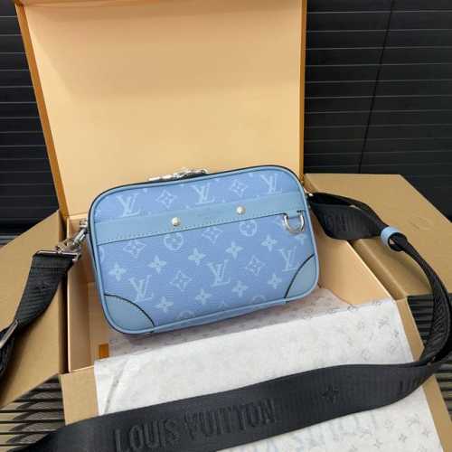 Louisvuitton 路易威登 Alpha 男士单肩斜挎包 经典百搭 实物拍摄 飞机礼盒 23 X 16Cm。