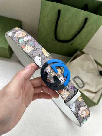 宽度3.8Cm Gucci Gg Marmont系列每一季都会推陈出新，为灵感源于70年代的标志性gg配件注入宠物现代精髓。这款gg Supreme帆布腰带反面 - 点击图像关闭