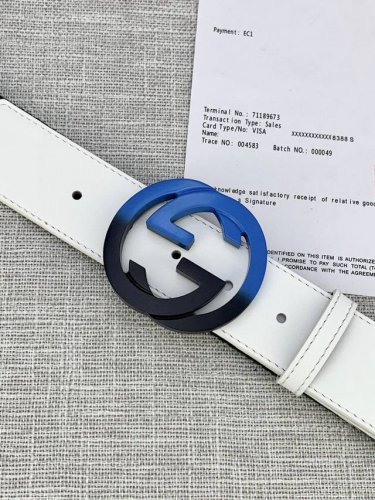 宽度4.0Cm G U C C I 经典帆布织带腰带 头尾用采头层小皮牛的点缀 配以织纹质皮滚边和原单钢扣。夏季男百女搭款 上身效超果级棒