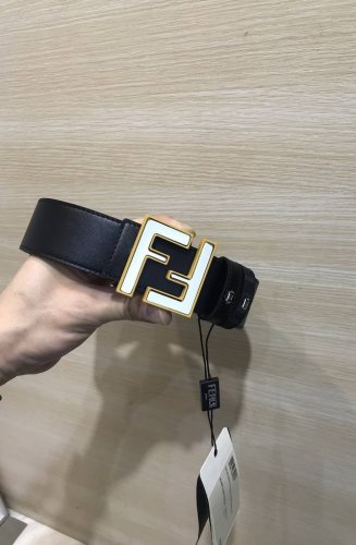 配送专柜包装 打孔针 特 新款 Fd 宽38 Mm 支持Nfc 芯片扫描，标志造型皮带，原版亮面间色 亚克力F铆钉扣，进口原版小牛皮压花制成，镀金表面金属制品，