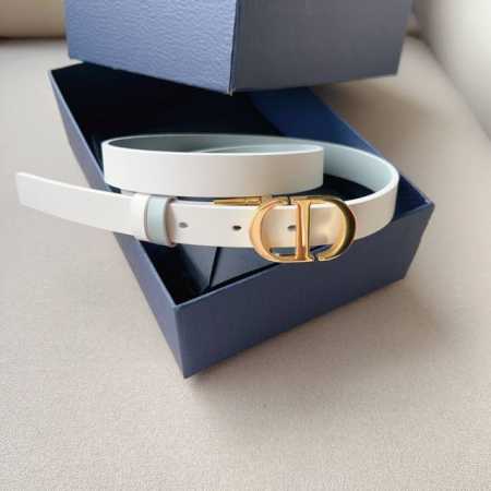 特 Montaigne *Cd*腰带 饰有*Christian Dior*标志 富有光泽的金色饰面金属细节 两个可拆卸环 小牛皮腰带 2.0Cm - 点击图像关闭