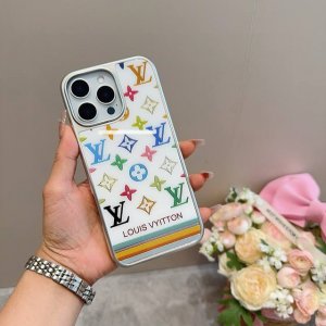 Lv新品手机壳 新工艺鎏金工艺玻璃壳 电镀玻璃磁吸手机壳 型号：为了不出现报错型号，请打开本机查看手机设置显示的型号 Iphone16Pro Max 6.9 I