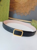 Gu Cci 专柜同步宽4.0Cm 腰带采用热压Gucci Signature皮革精制而成，印花纹理坚实，配以长方形商标带扣。正装休闲两相宜。顶级 原单150