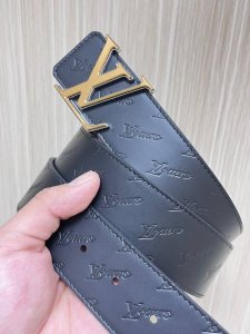 特 4.0当季新款 一面进口小牛皮 一面进口帆布印花 可双面用 搭配精品扣头 实物实拍