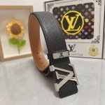 品名：Lv..路易..威登 材质：原单牛皮腰带 百分百头层牛皮腰带保证真皮，24K纯钢扣，专柜原单品质、做工精细，时尚大牌，送人自用首选 包装： 请认准如图专柜