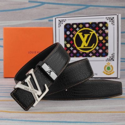 腰带皮带：Lv 路易威登原单牛皮皮带 男款皮带：材质百分百头层牛皮腰带保证真皮皮带，专柜原单品质、做工精细，时尚大牌，送人自用首选包装： 请认准如图专柜