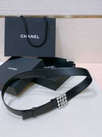 Chanel 24C 小牛皮、金属 与琉璃珍珠 金与珍珠白 Logo搭扣 手感柔软 细腻3.0Cm 码数75- -100 - 点击图像关闭