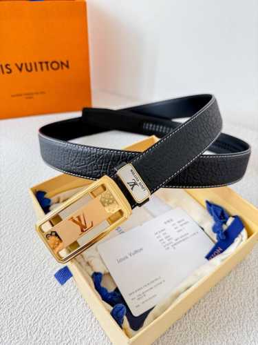 品名：Lv..路易..威登 腰带原单自动带 皮带 型号：自动扣，纯钢材质自动扣，头层牛皮自动带身，实物拍摄材料：百分百头层牛皮，保证真皮。24K纯钢扣，永不掉色