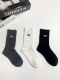 配包装 一盒3 双 Prada 普拉达 经典字母Logo纯棉中筒袜 重工装饰个性时尚 Ins爆款！专柜在售Ing 好看到爆炸 ！超高品质！经典不过时！潮人必不能