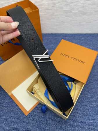 特 Lv.路易威登 全套包装 原版品质 代工厂货品 40Mm宽度 正品一体铸造五金钢扣，原厂皮料 双面原厂定制面料，区别市场货 - 点击图像关闭