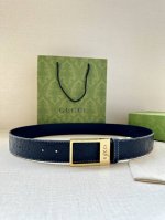 特 宽度4.0Cm 搭配原版皮带扣 、腰带以采用热压印技术的Gucci Signature皮革精制而成，触感厚实，印花图案清晰分明。反射Gucci Signat