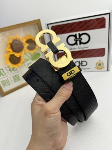 品名：菲拉格幕 原单 材质：原单牛皮腰带 百分百头层牛皮腰带保证真皮，24K纯钢扣，专柜原单品质、做工精细，时尚大牌，送人自用首选 包装： 请认准如图专柜包装赠