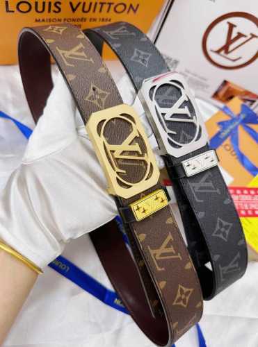 皮带：Lv..路易..威登顶级复刻. 腰带：原单品质百分百头层牛皮，保证真皮。雕花镂空工艺.真空电镀.永不掉色.24K纯钢扣头层老花，黑格，棕格，黑花，格仔系列