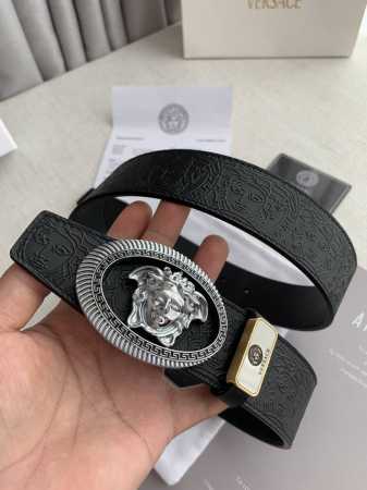 品名：Versace.范思哲原单 型号：挂扣，经典人头纯铜挂扣，图片实物拍摄 材料：百分百头层牛皮，保证真皮。24K纯铜扣双面可用专柜同等质量， 原版双八双面头 - 点击图像关闭