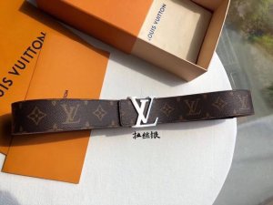 配全套包装盒 Lv路易威登 标志性字母金属扣搭配经典棋盘格 老花 咖格