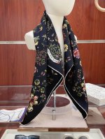 18姆米 双面同色 高级感爆棚Cd 海洋生物 90 高级时髦风配色非常考究，图案匠心，上身简直美得太惊艳了融入日常的单品，可以搭配很年轻的穿搭方式。它足以让任何