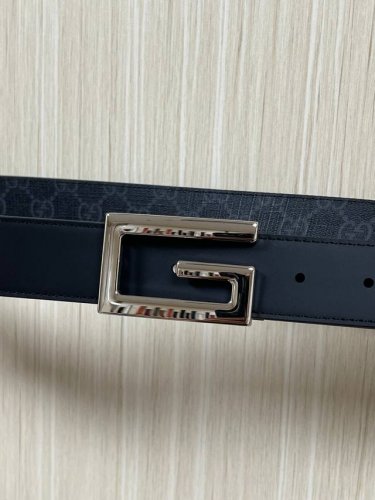 3.5宽黑仿.平纹，双面进口皮，搭配精品旋转夹扣，
