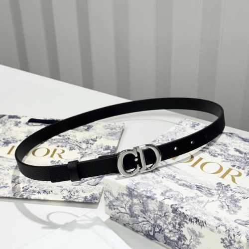 Dior C D搭扣黄铜腰带扣，小牛皮腰带 款式时髦优雅、可搭配牛仔裤半裙或者连衣裙，经典永存 2Cm