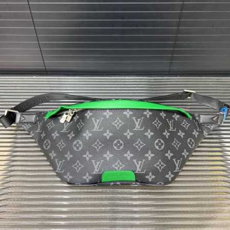 Louisvuitton 路易威登 Lv Discovery 腰包 斜挎胸包 实物拍摄 原厂原版面料 配送小票 防尘布袋 礼盒 45 X 20 Cm。 - 点击图像关闭
