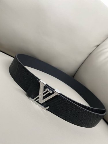 特 Lv 路易威登 4.0热压立体小牛皮 高品质钢扣 金白 官网新款同步更新